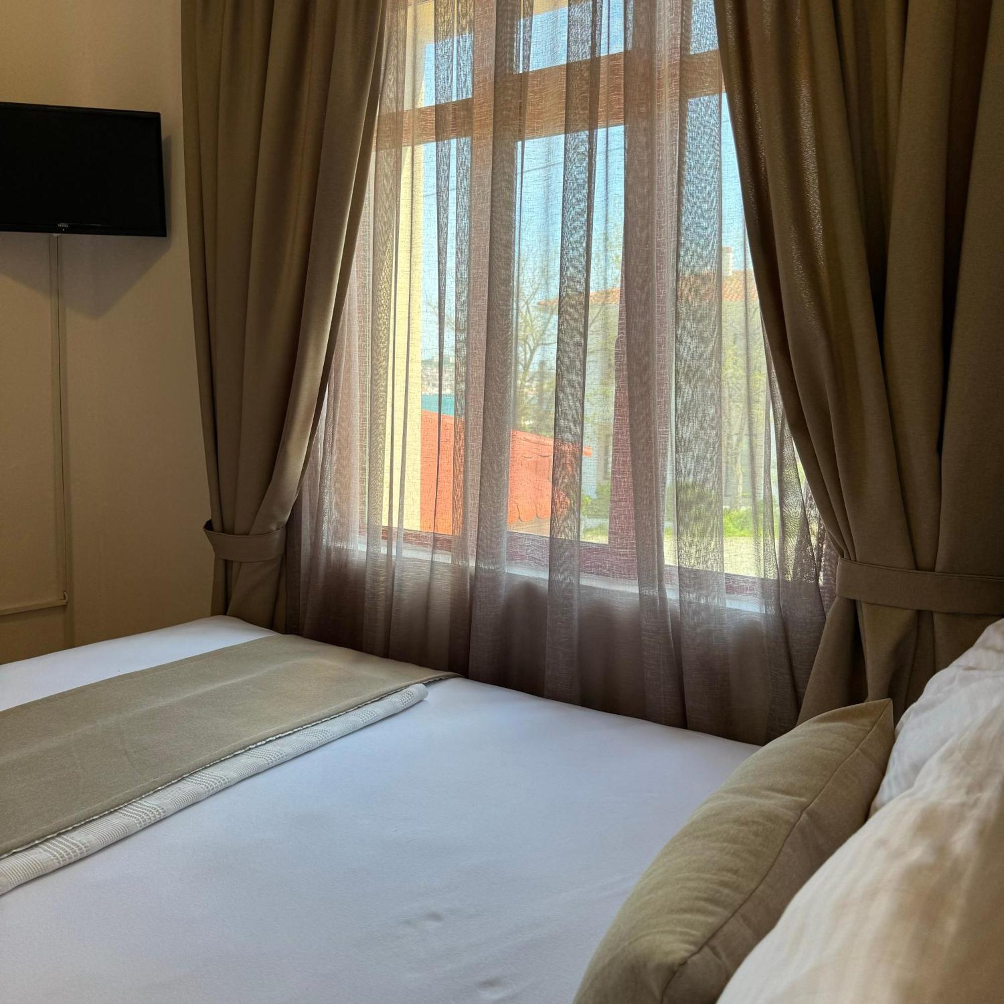 Soezer Otel Ayvalik Exterior photo