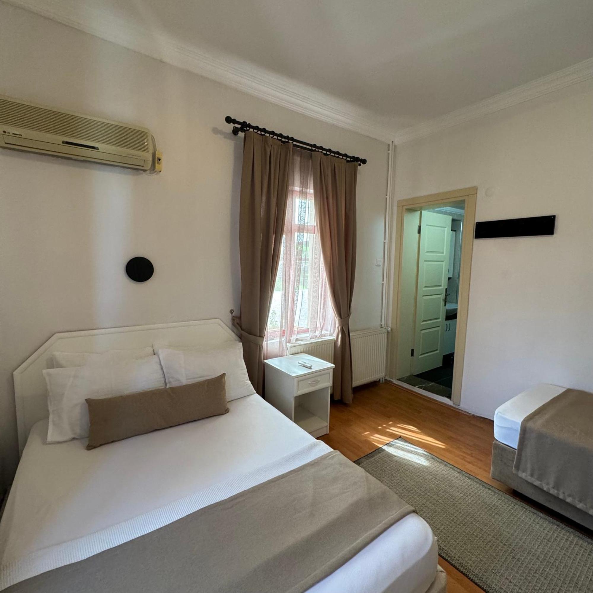Soezer Otel Ayvalik Exterior photo