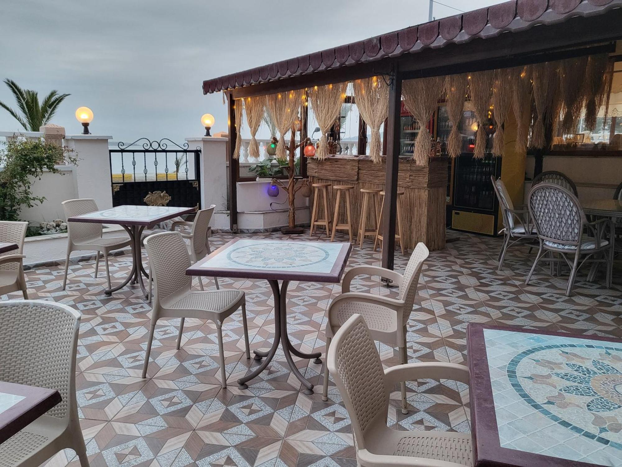 Soezer Otel Ayvalik Exterior photo