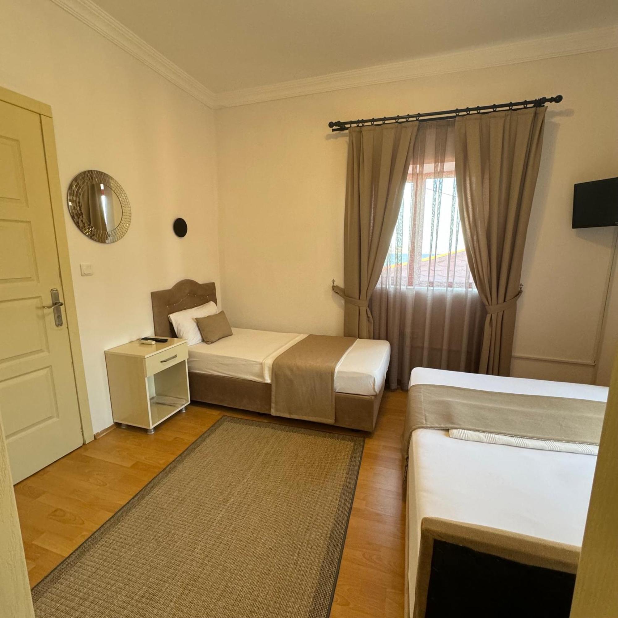 Soezer Otel Ayvalik Exterior photo
