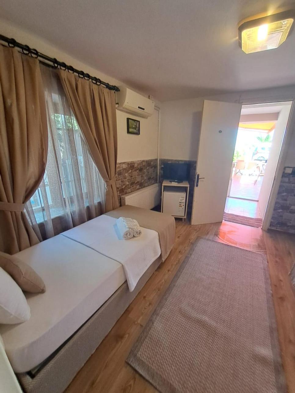 Soezer Otel Ayvalik Exterior photo